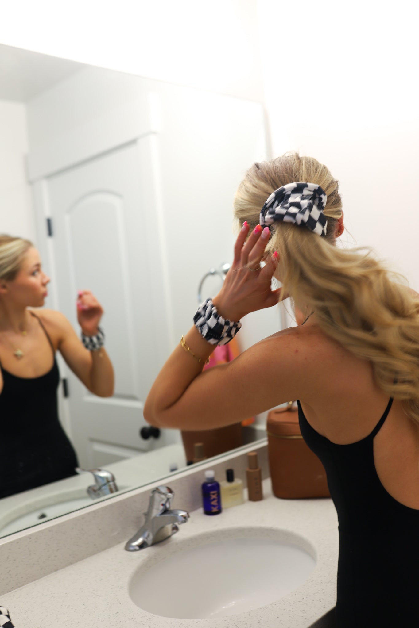 KAXI TOWEL SCRUNCHIE