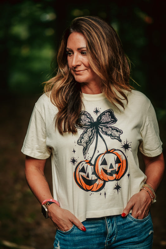 Bow Pumpkins Mid-Length Conservative Crop Boxy T-Shirt