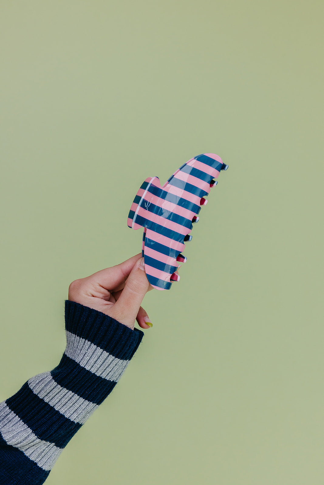 POLKA DOT & STRIPED OVERSIZED CLAWS