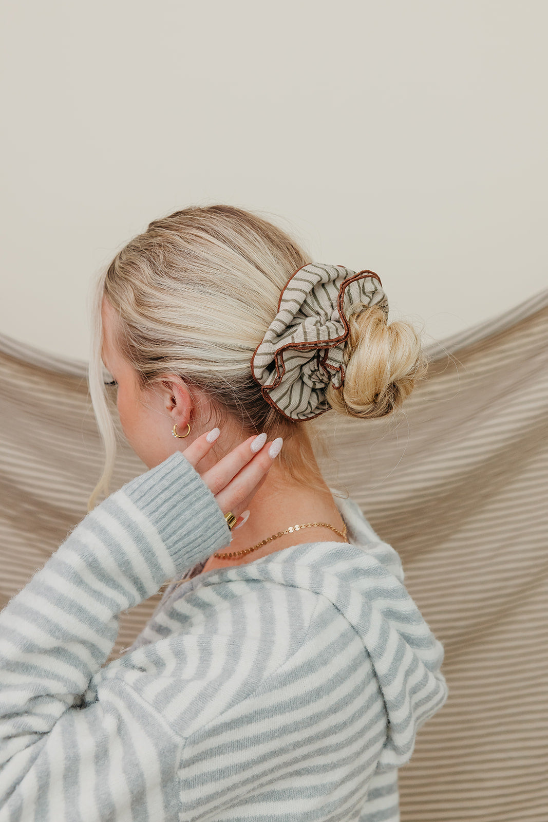 STRIPED CORSET SCRUNCHIE