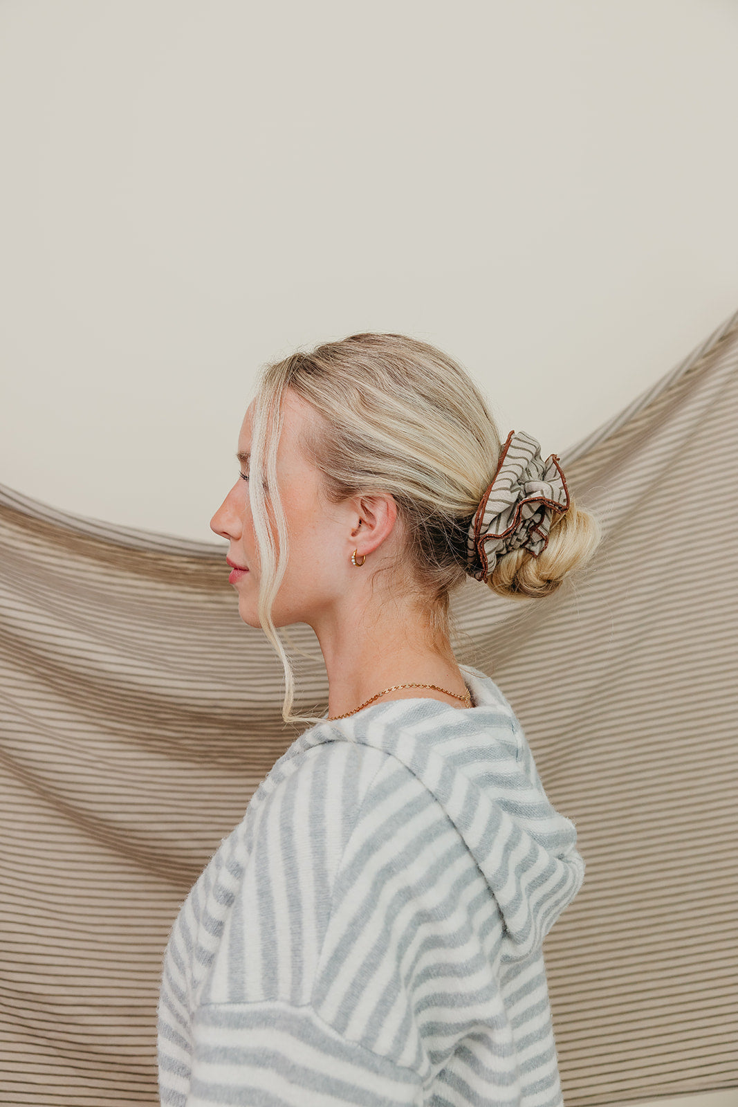 STRIPED CORSET SCRUNCHIE