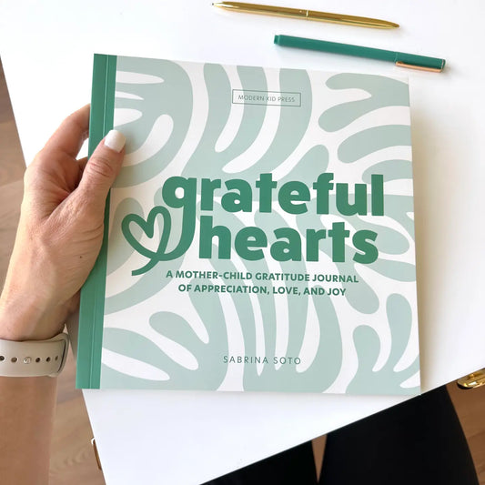 Grateful Hearts: A Mother-Child Gratitude Journal